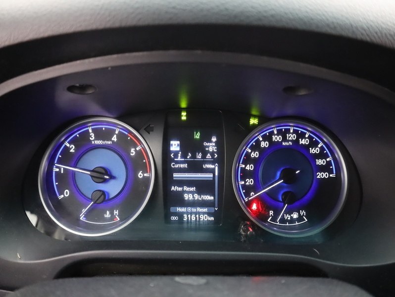 Toyota Hilux vaihtoauto