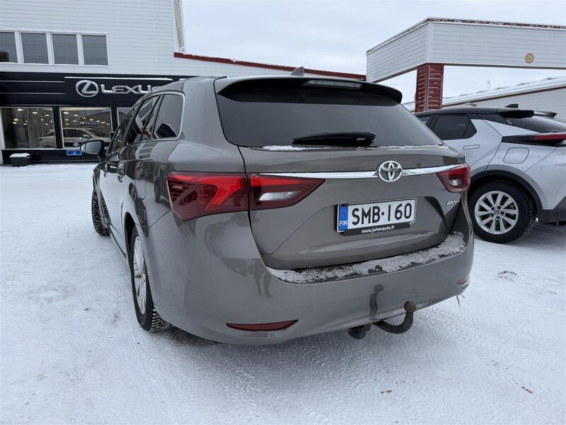 Toyota Avensis vaihtoauto