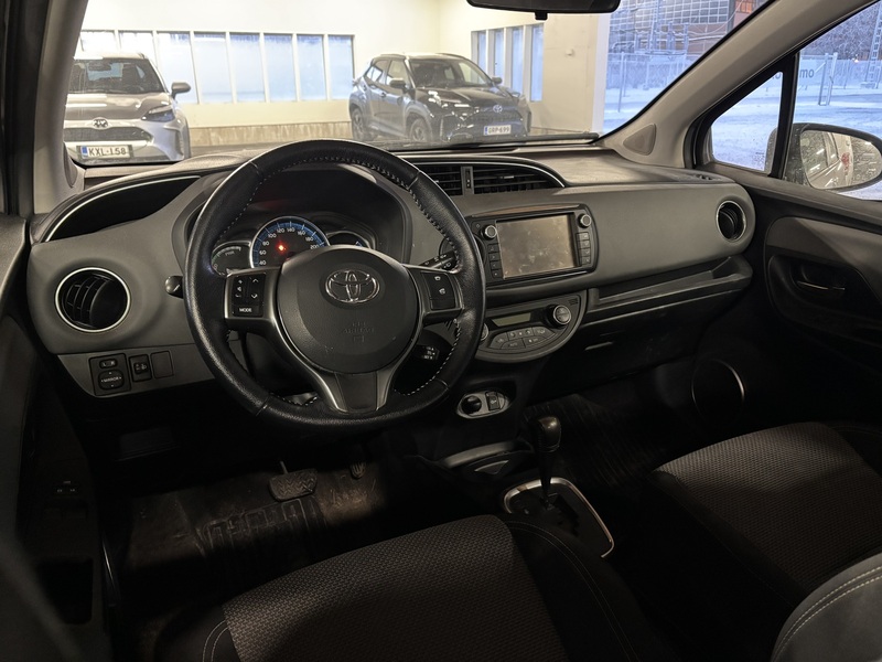 Toyota Yaris vaihtoauto