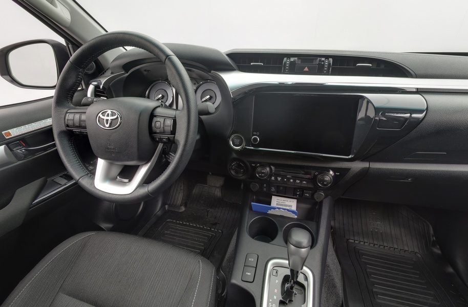 Toyota Hilux vaihtoauto