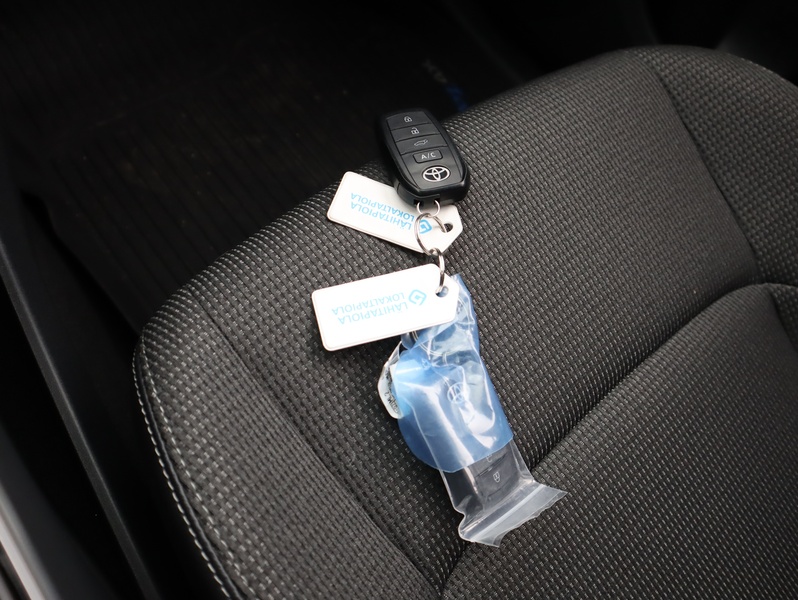 Toyota bZ4X vaihtoauto