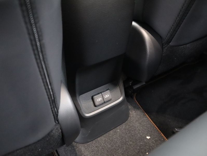 Lexus LBX vaihtoauto