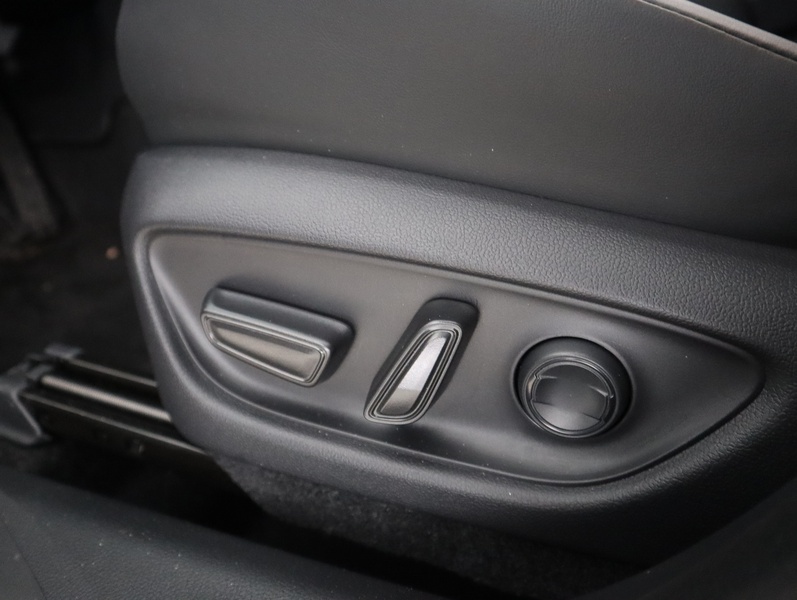 Lexus LBX vaihtoauto