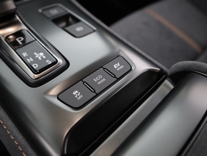 Lexus LBX vaihtoauto