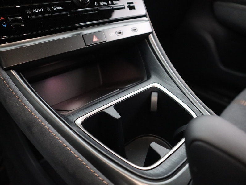 Lexus LBX vaihtoauto