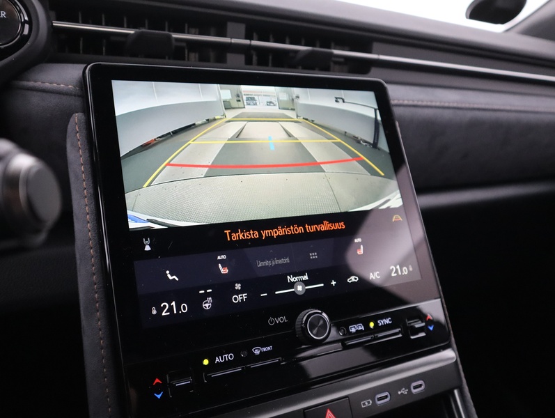 Lexus LBX vaihtoauto