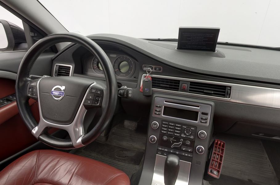 Volvo V70 vaihtoauto