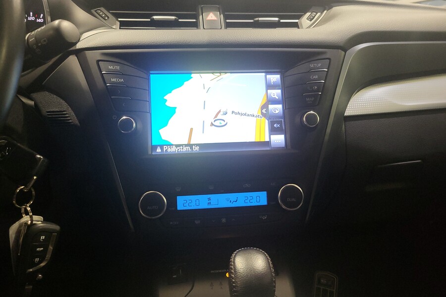 Toyota Avensis vaihtoauto