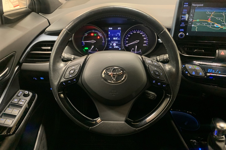Toyota C-HR vaihtoauto