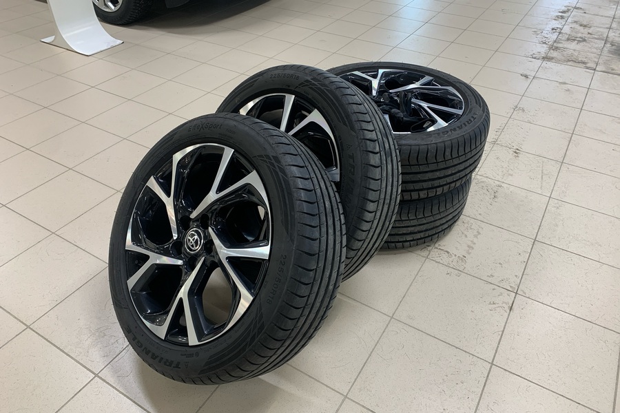 Toyota C-HR vaihtoauto