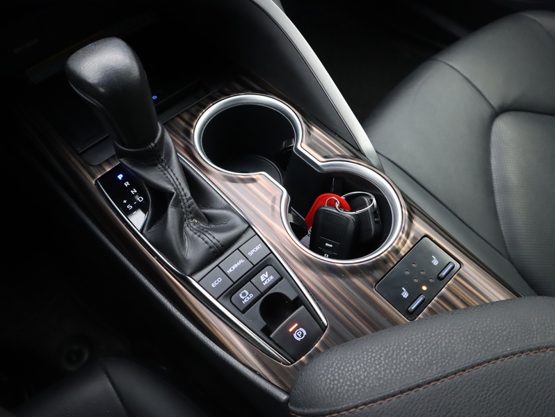 Toyota Camry vaihtoauto