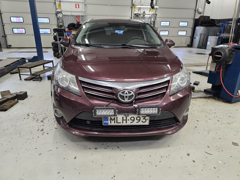 Toyota Avensis vaihtoauto