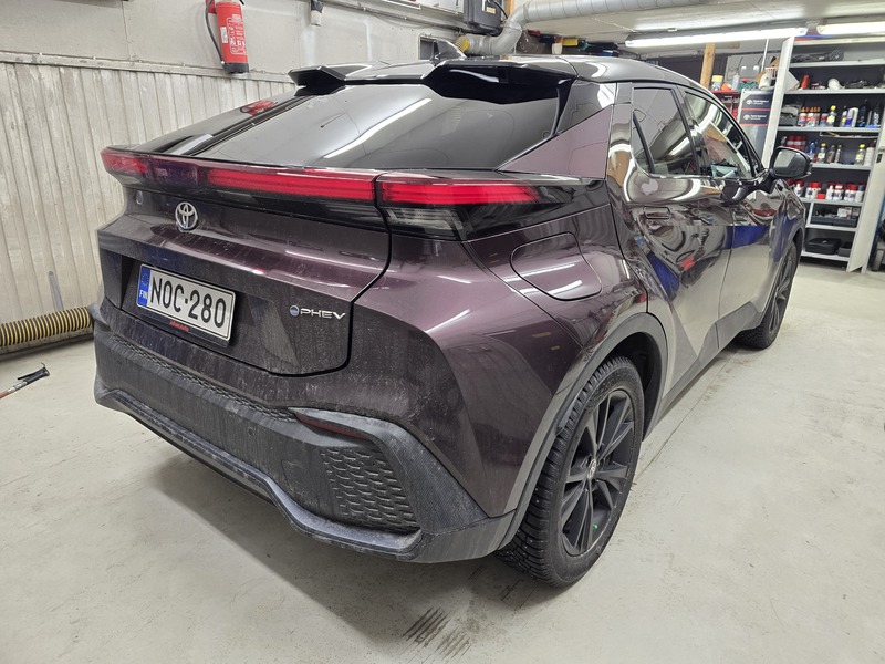 Toyota C-HR vaihtoauto