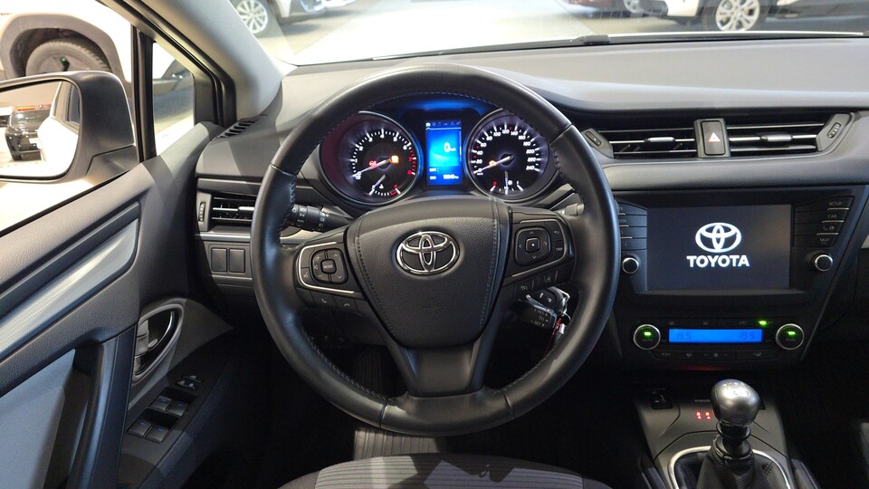 Toyota Avensis vaihtoauto