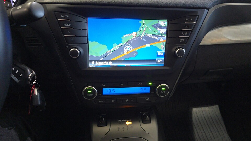 Toyota Avensis vaihtoauto