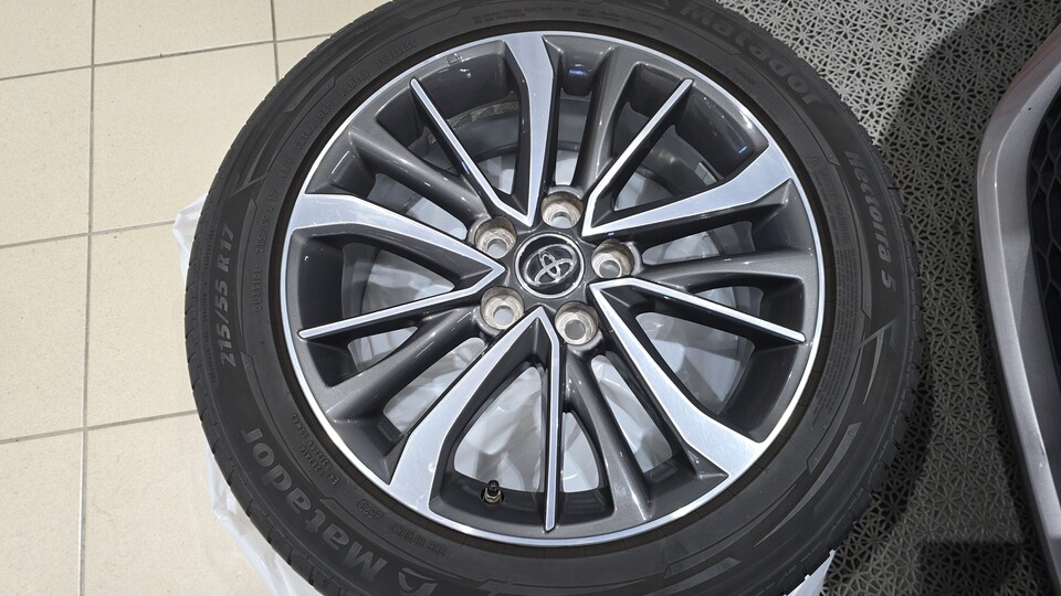 Toyota Avensis vaihtoauto