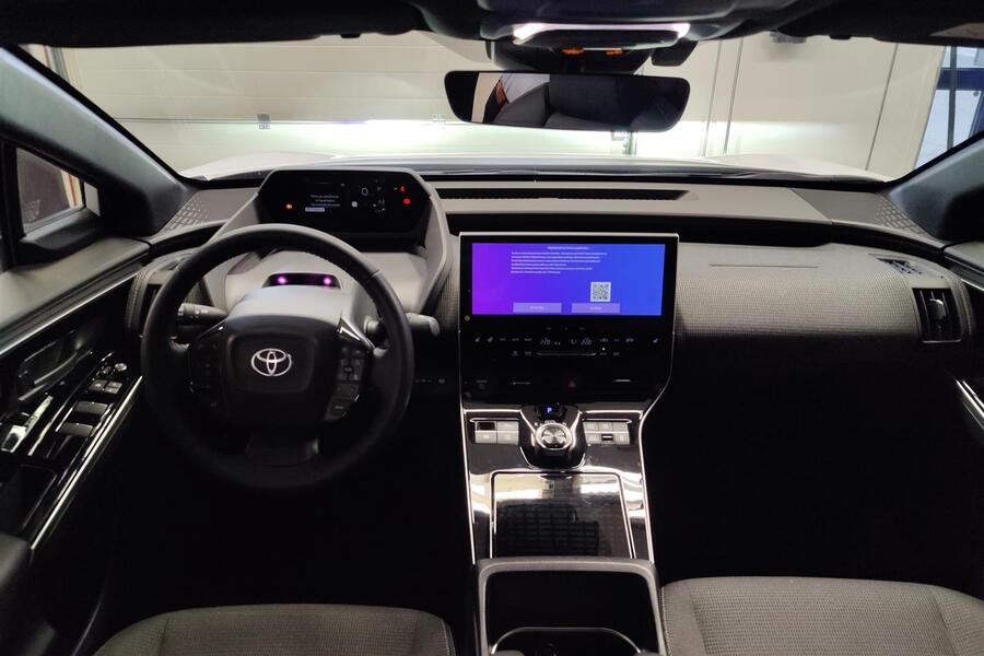 Toyota bZ4X vaihtoauto