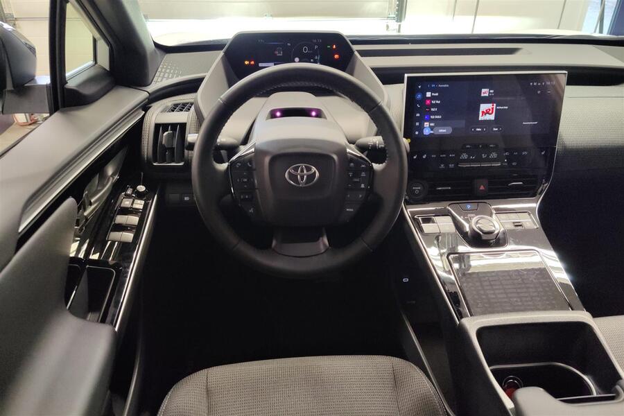 Toyota bZ4X vaihtoauto