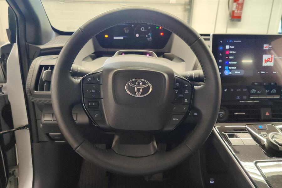 Toyota bZ4X vaihtoauto