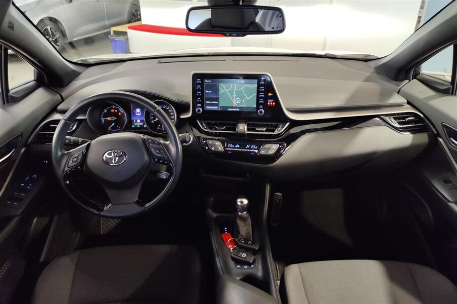 Toyota C-HR vaihtoauto