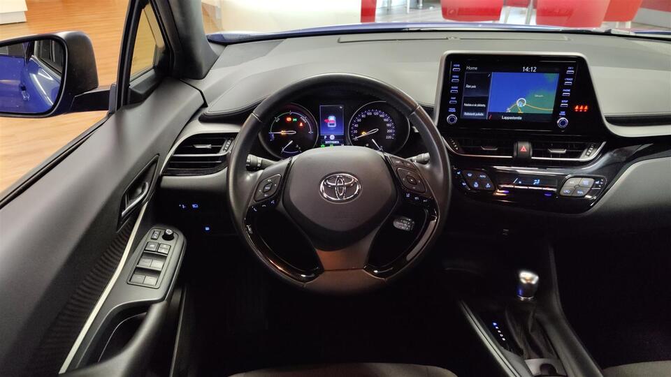Toyota C-HR vaihtoauto