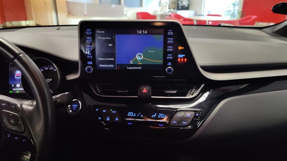 Toyota C-HR vaihtoauto