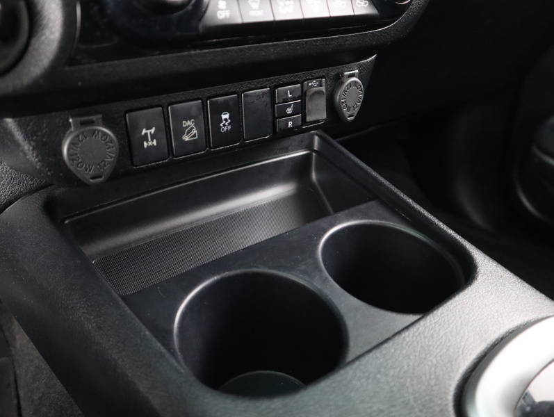 Toyota Hilux vaihtoauto