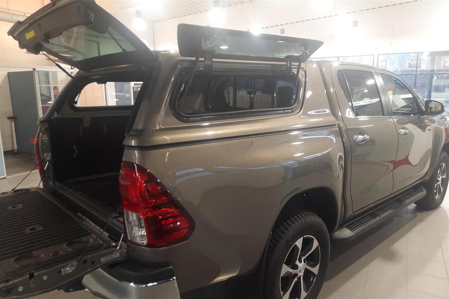 Toyota Hilux vaihtoauto