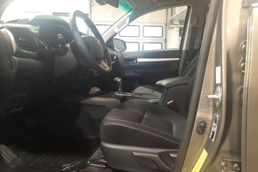 Toyota Hilux vaihtoauto