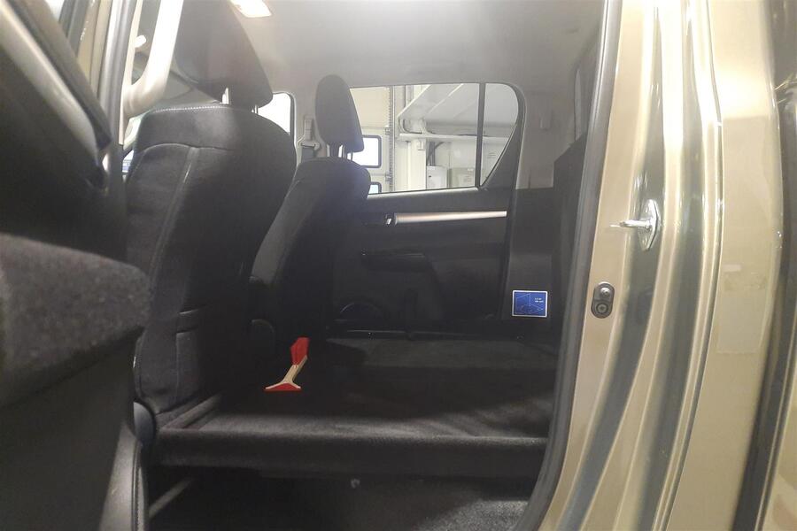 Toyota Hilux vaihtoauto