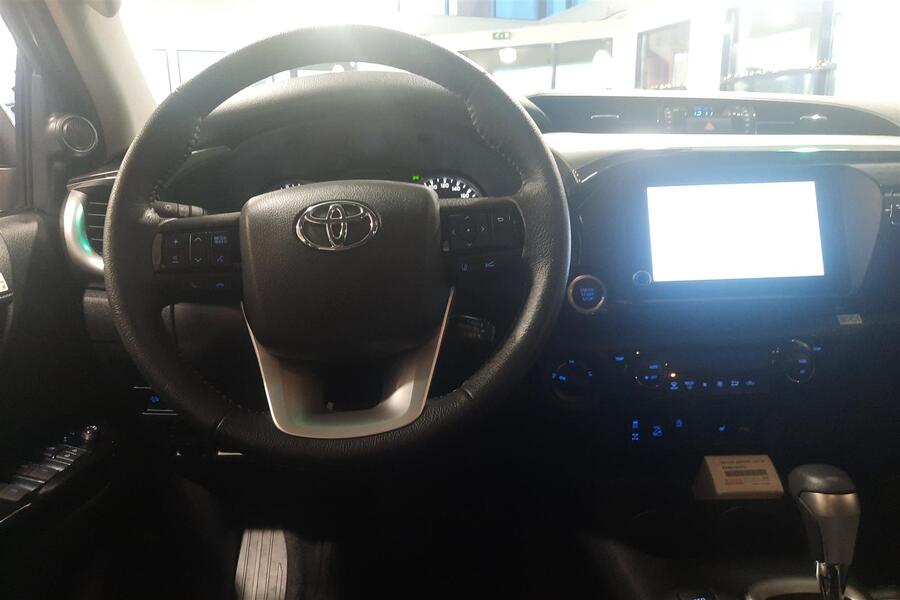 Toyota Hilux vaihtoauto