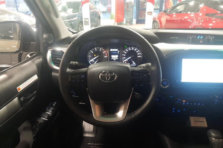 Toyota Hilux vaihtoauto