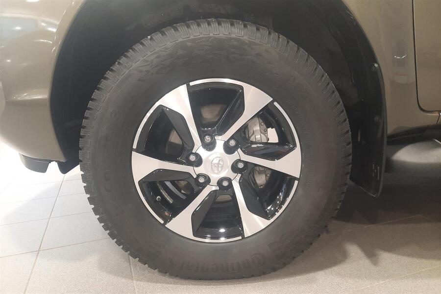 Toyota Hilux vaihtoauto