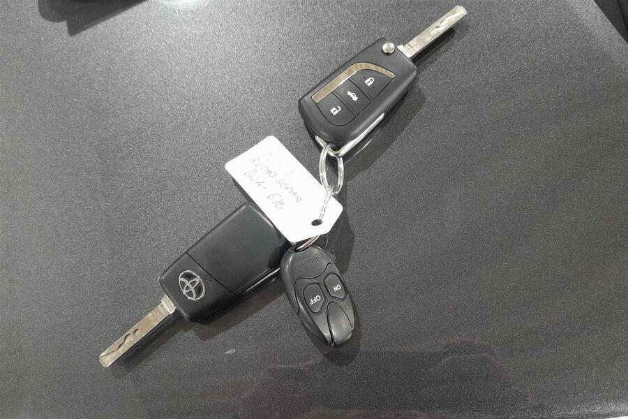 Toyota Avensis vaihtoauto