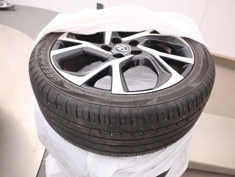 Toyota C-HR vaihtoauto