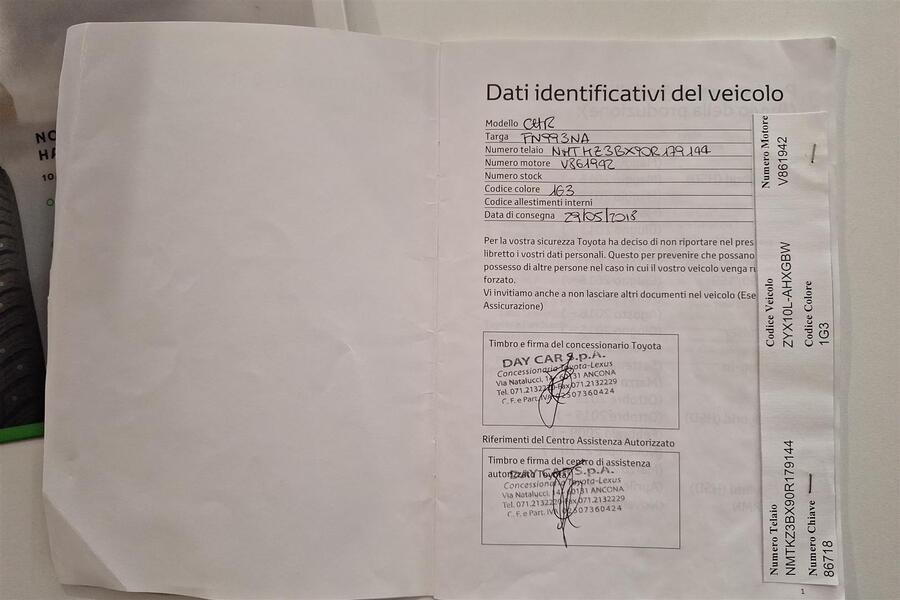 Toyota C-HR vaihtoauto