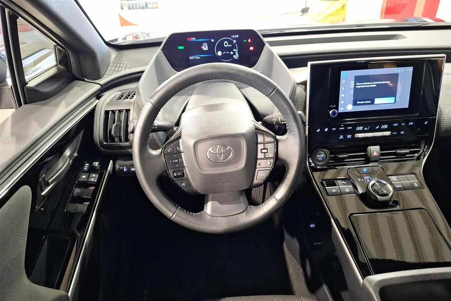 Toyota bZ4X vaihtoauto