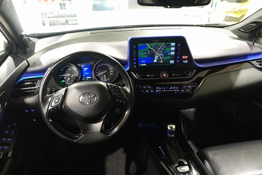 Toyota C-HR vaihtoauto