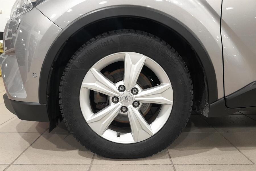 Toyota C-HR vaihtoauto