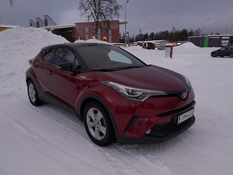 Toyota C-HR vaihtoauto