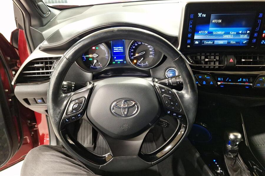 Toyota C-HR vaihtoauto