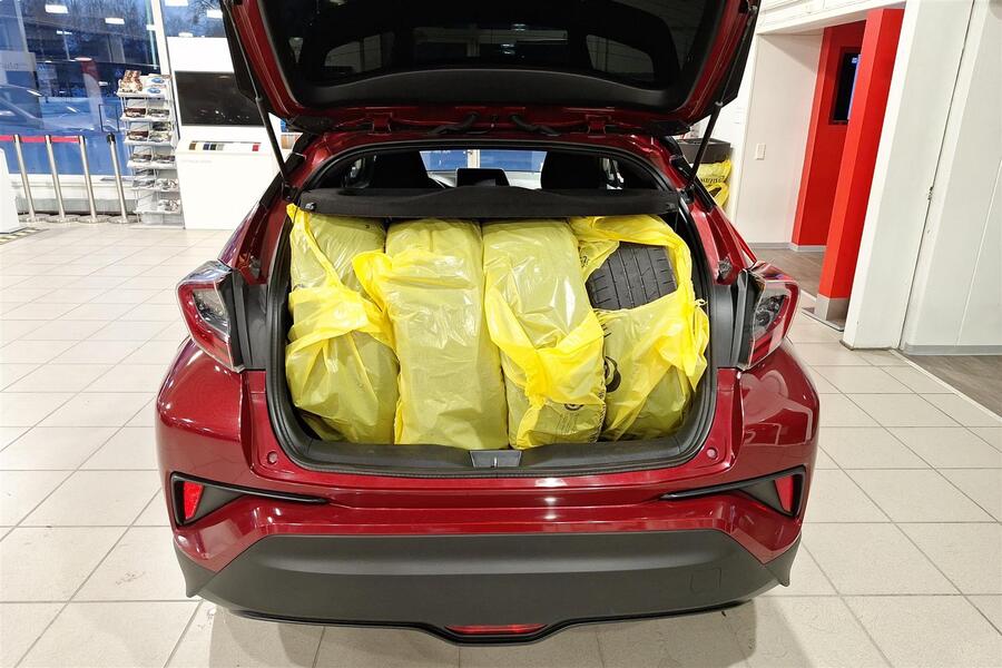 Toyota C-HR vaihtoauto