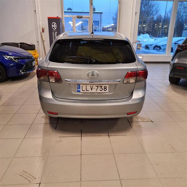 Toyota Avensis vaihtoauto