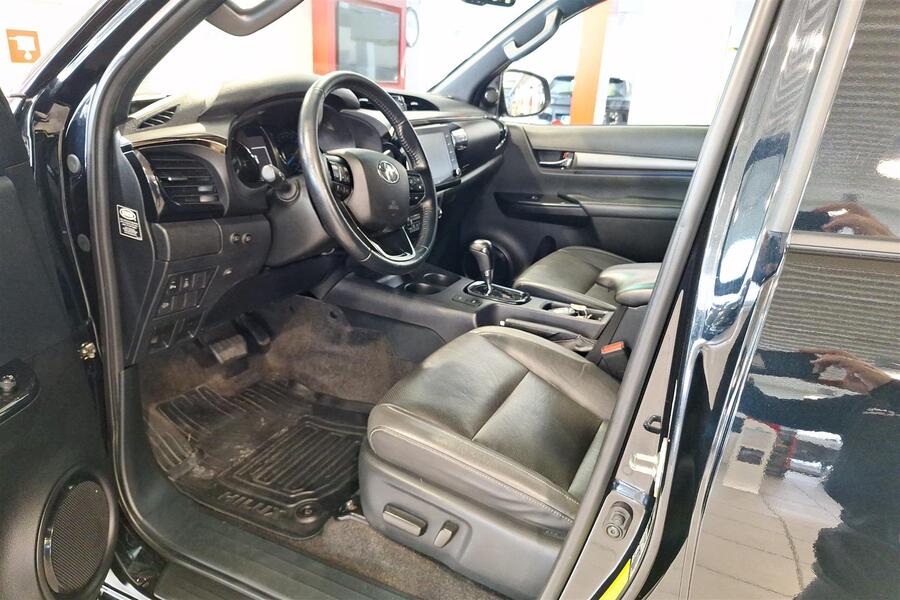 Toyota Hilux vaihtoauto