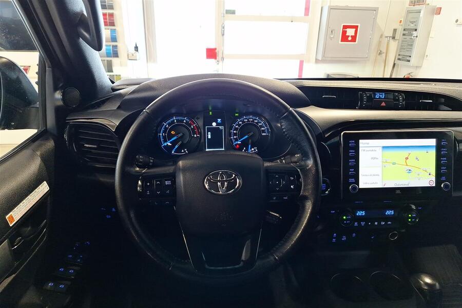 Toyota Hilux vaihtoauto