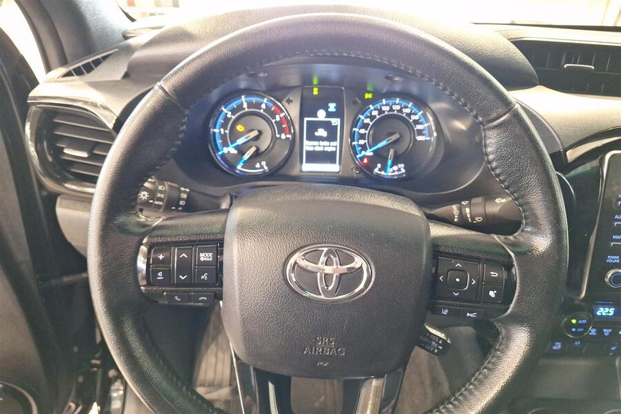 Toyota Hilux vaihtoauto