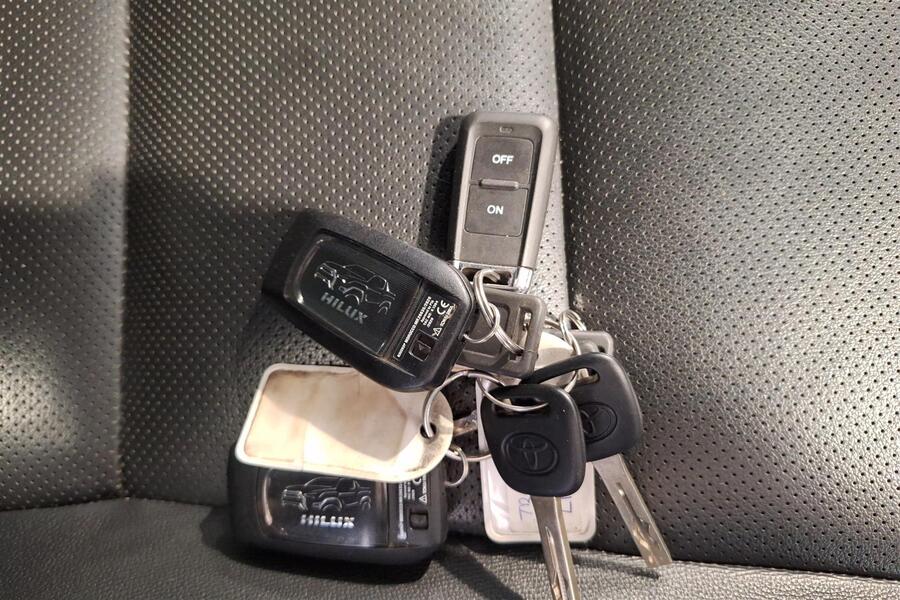 Toyota Hilux vaihtoauto