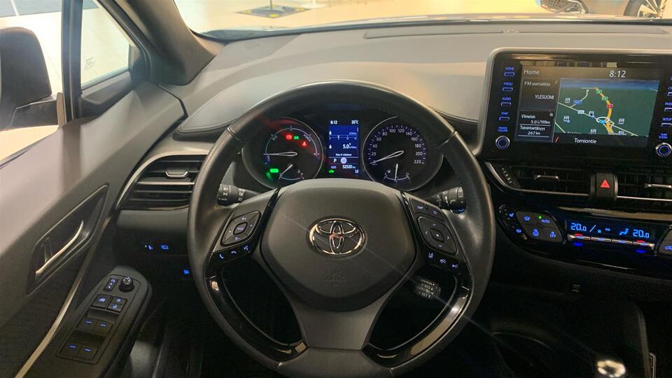 Toyota C-HR vaihtoauto