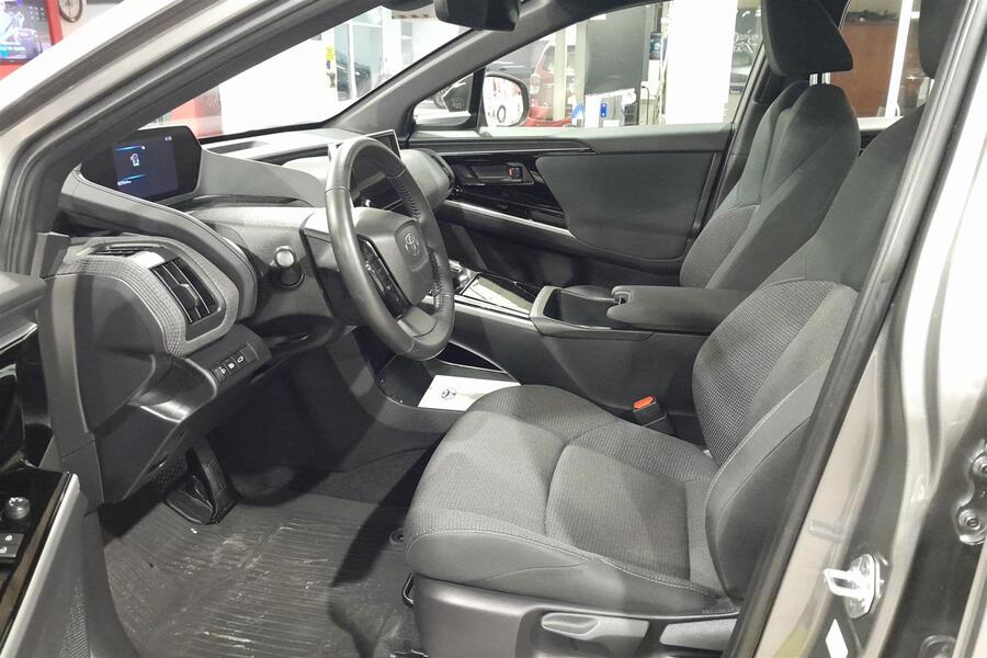 Toyota bZ4X vaihtoauto