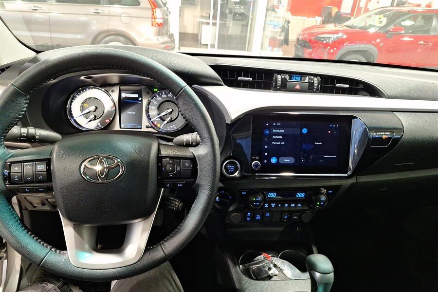 Toyota Hilux vaihtoauto